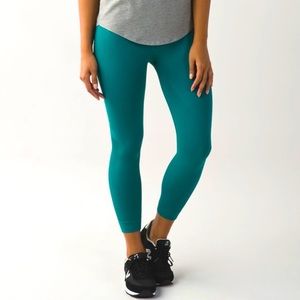 Lululemon Zone in Tight Teal size 2